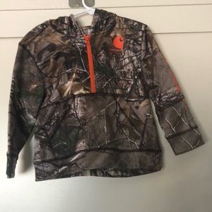 Kids carhartt camo quarter zip up jacket. Size 3t it has one pocket below zipper